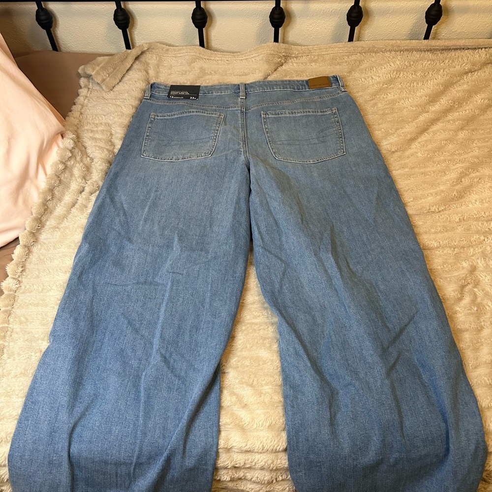 American Eagle Low Rise Dreamy Drape Jeans - Picture 4 of 11